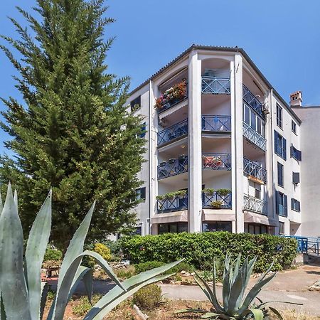 Gorgeous Apartment In Pula With House Sea View Екстериор снимка