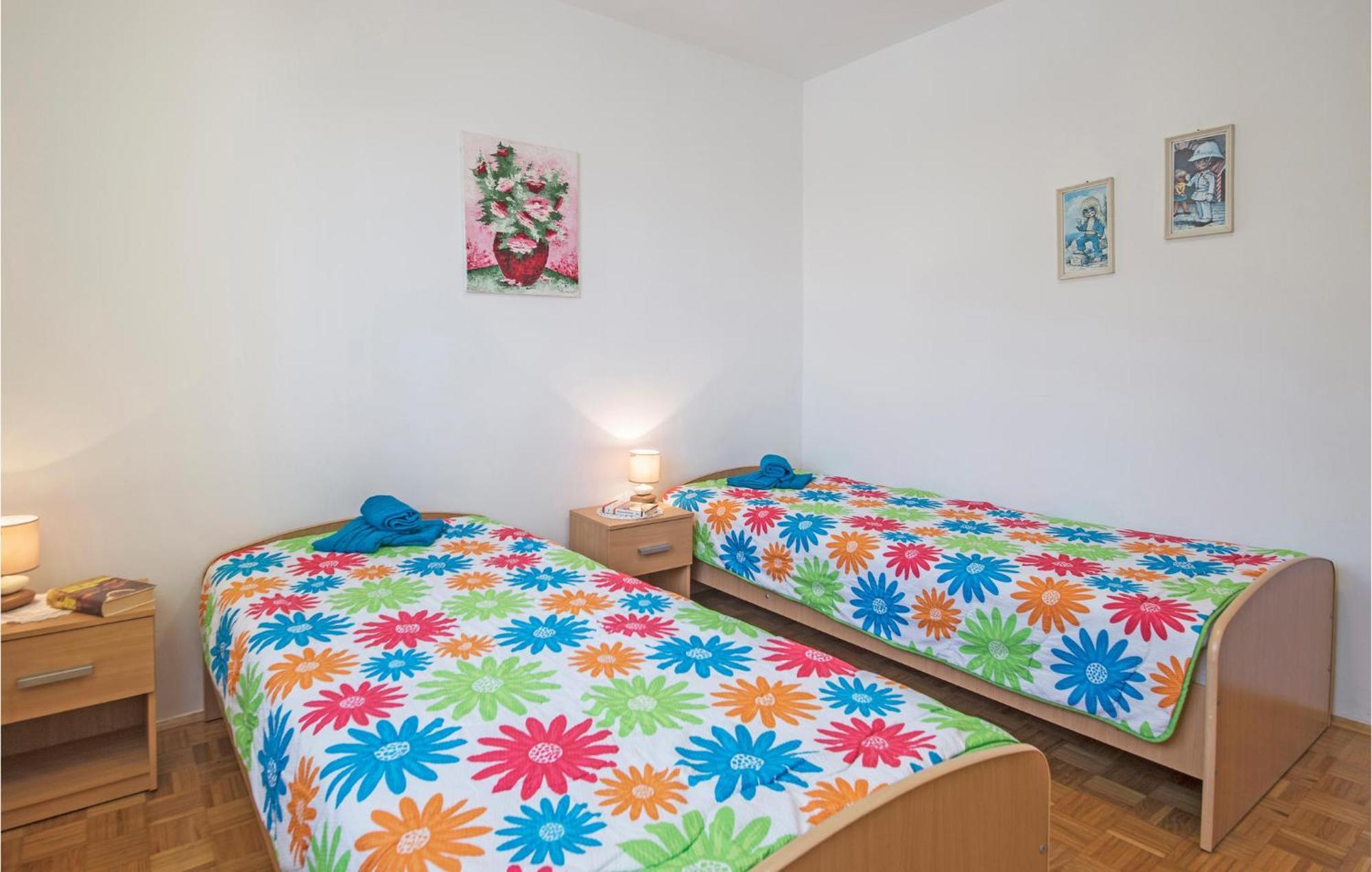 Gorgeous Apartment In Pula With House Sea View Екстериор снимка