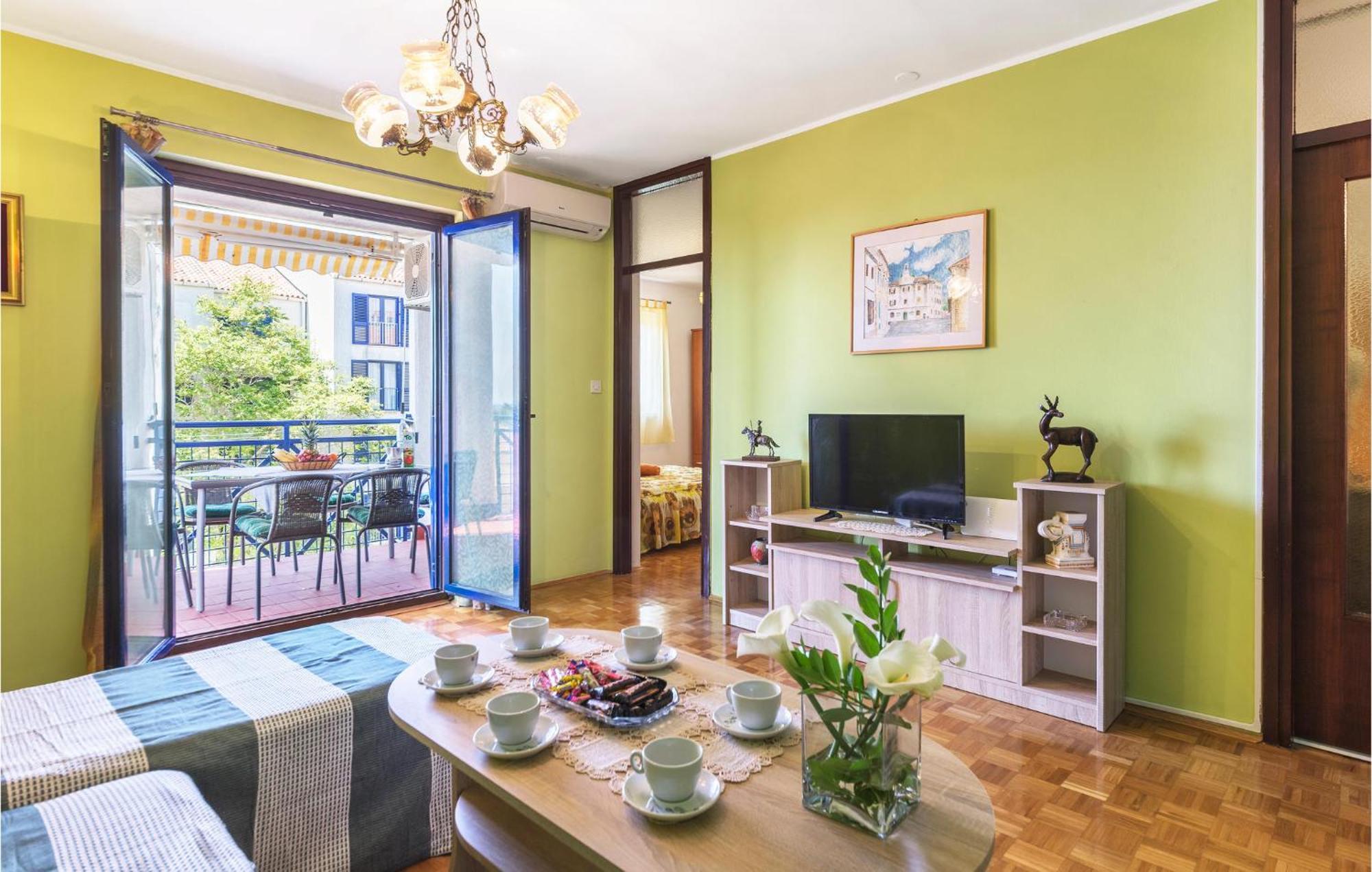 Gorgeous Apartment In Pula With House Sea View Екстериор снимка