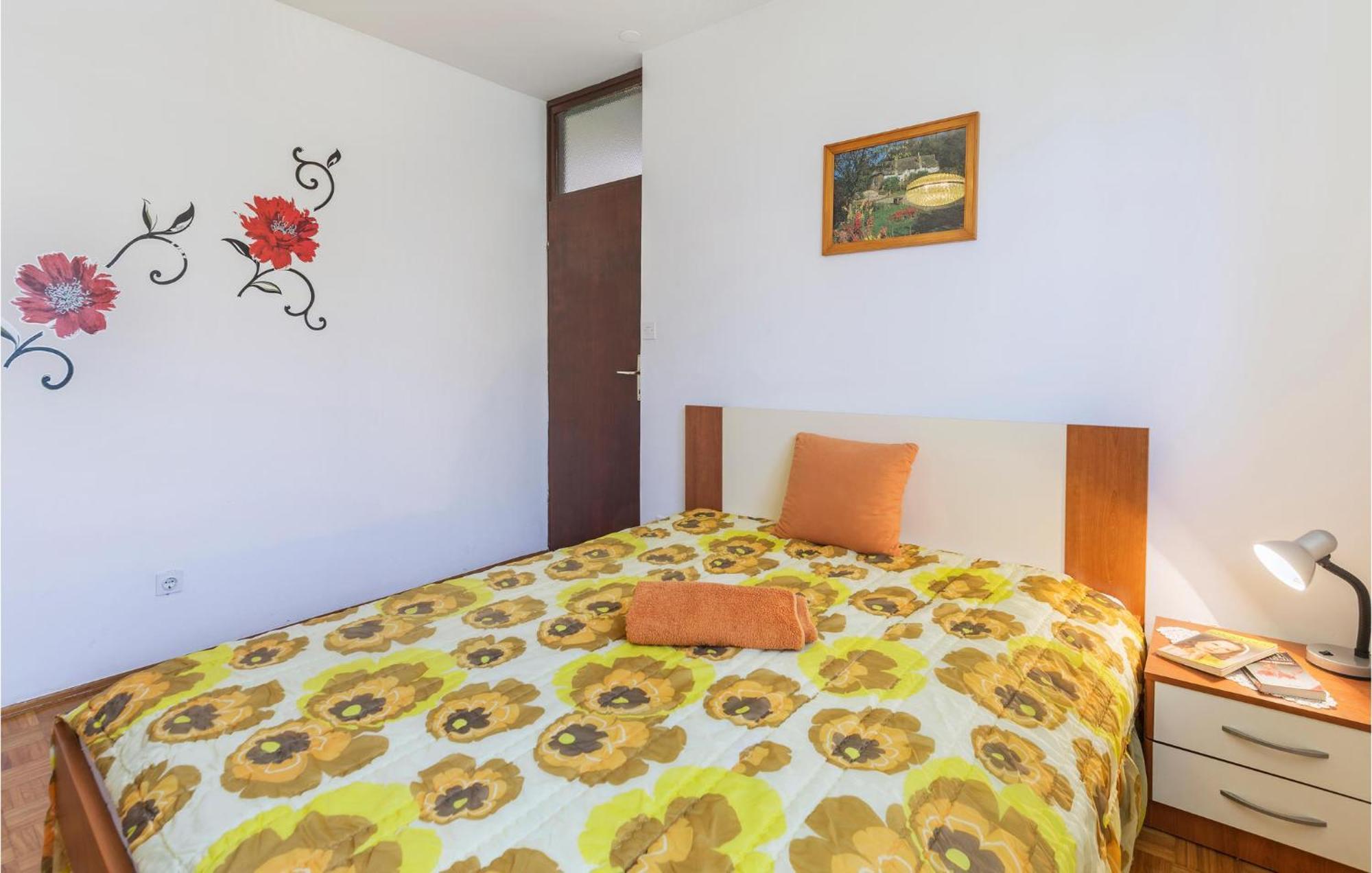 Gorgeous Apartment In Pula With House Sea View Екстериор снимка