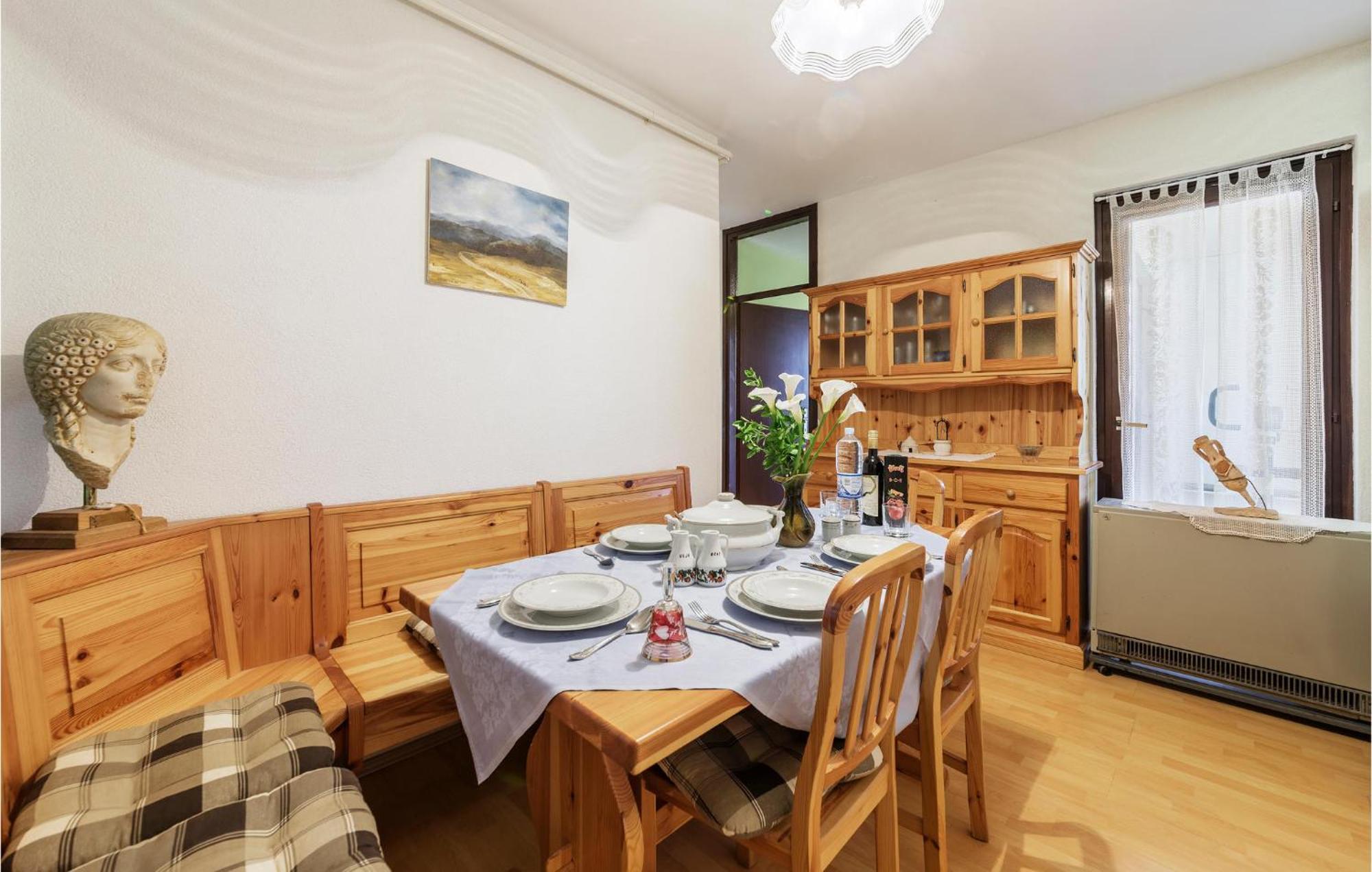 Gorgeous Apartment In Pula With House Sea View Екстериор снимка