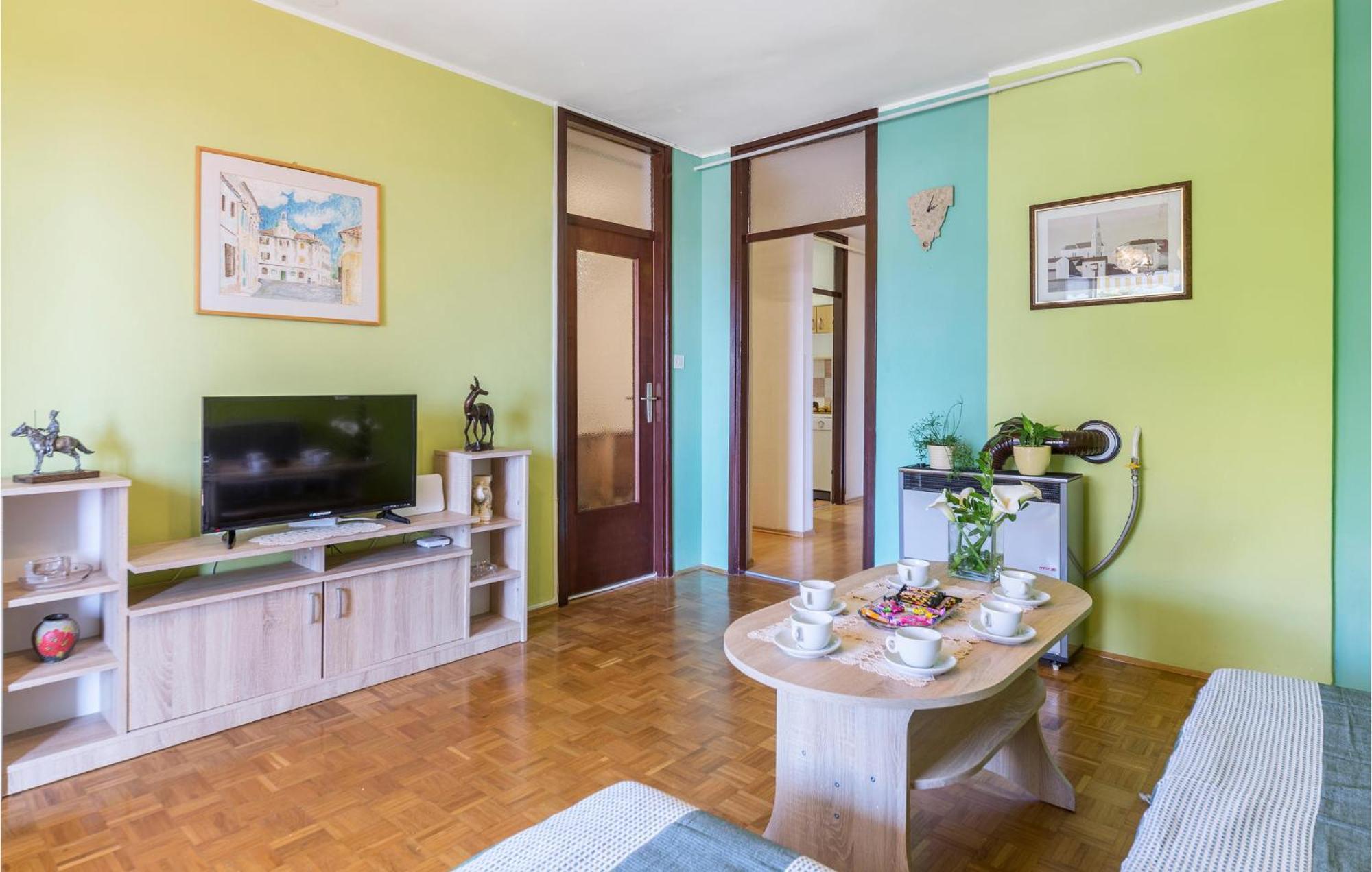 Gorgeous Apartment In Pula With House Sea View Екстериор снимка