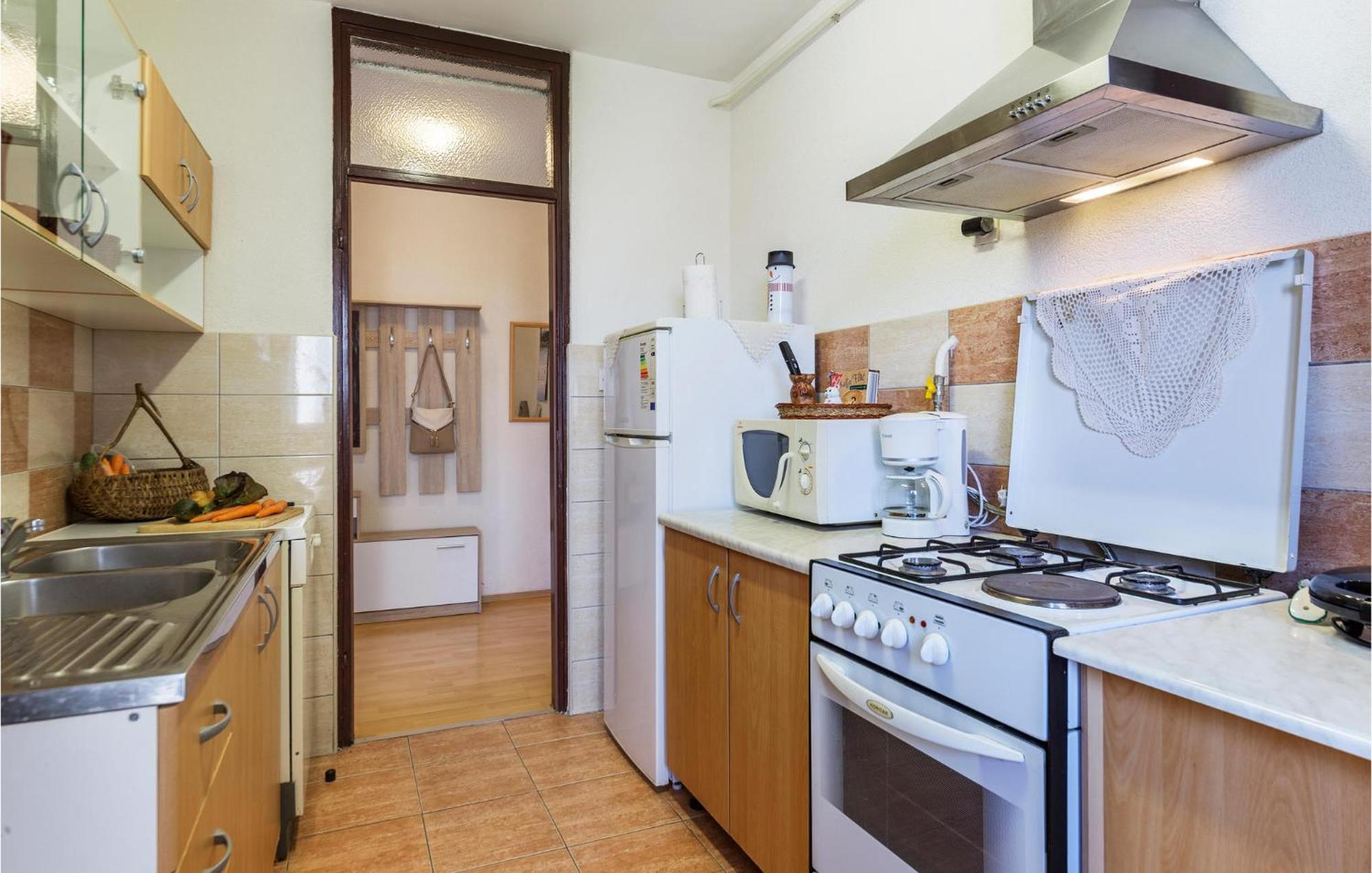 Gorgeous Apartment In Pula With House Sea View Екстериор снимка