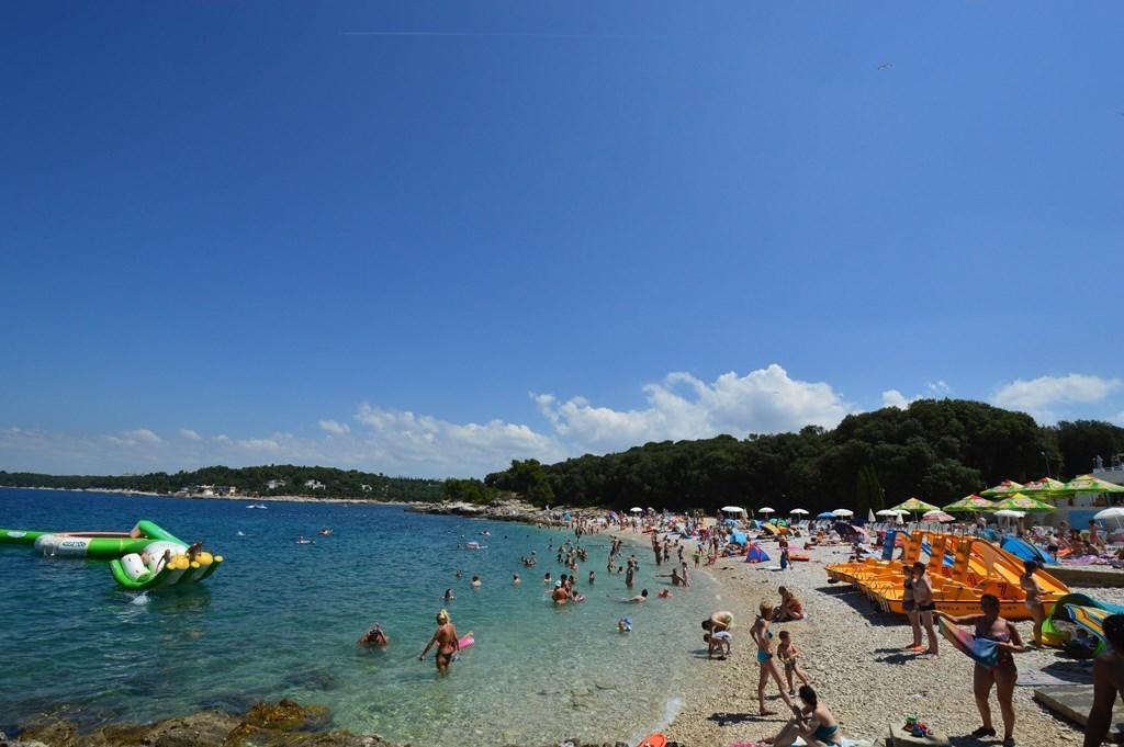 Gorgeous Apartment In Pula With House Sea View Стая снимка