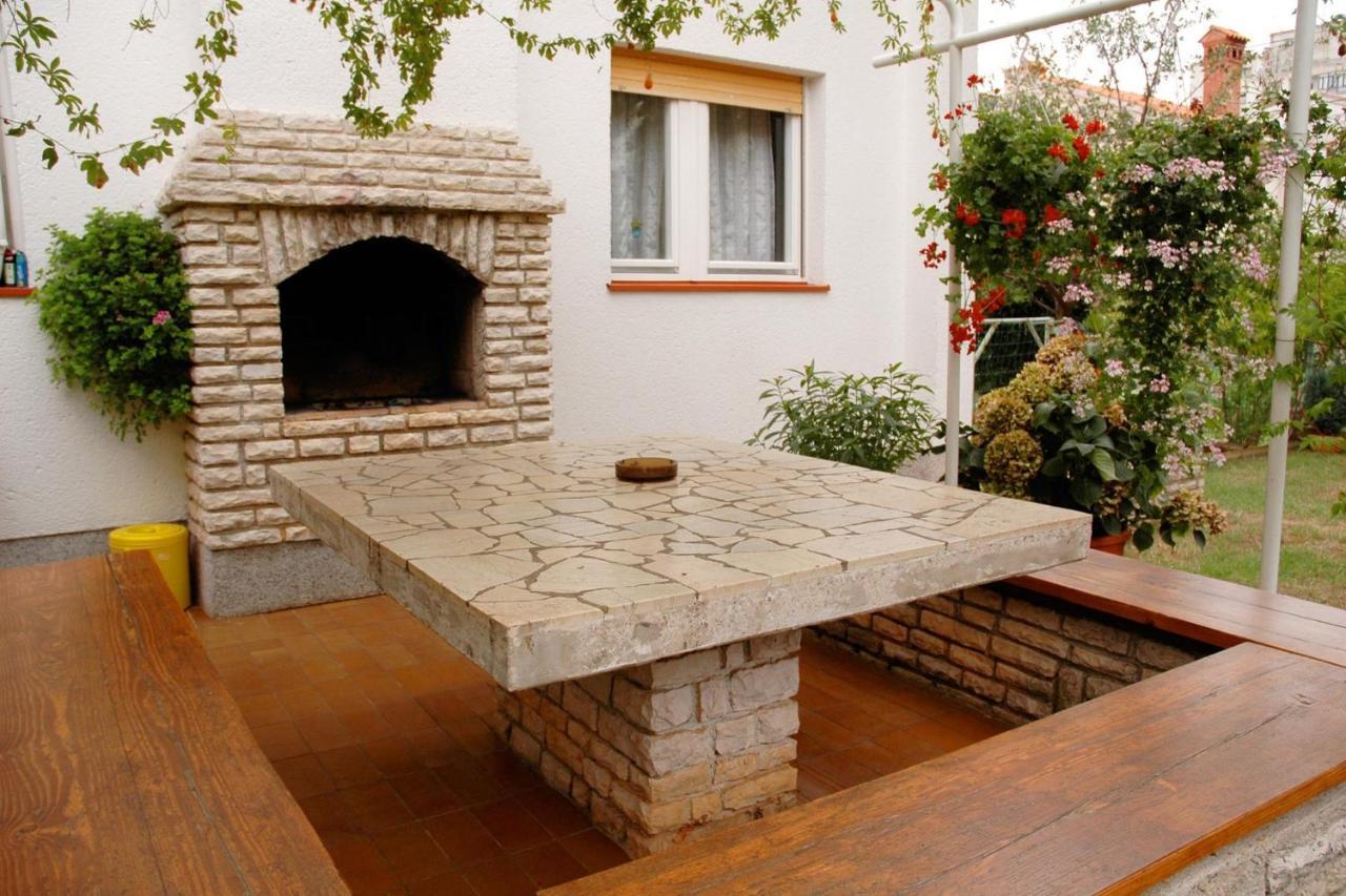 Gorgeous Apartment In Pula With House Sea View Екстериор снимка
