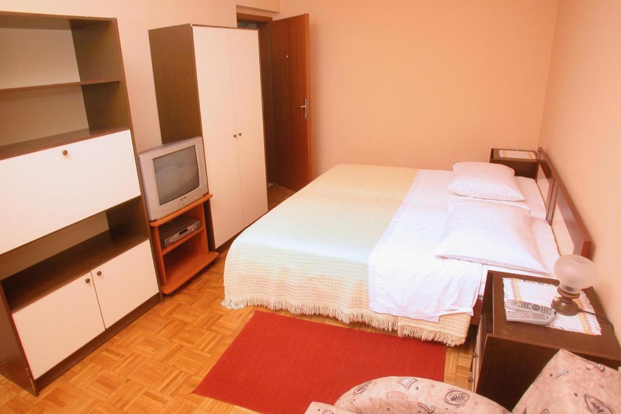 Gorgeous Apartment In Pula With House Sea View Екстериор снимка