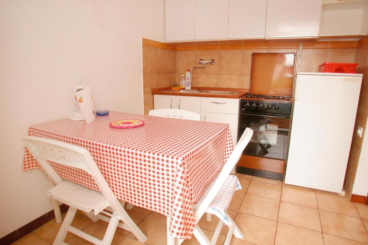 Gorgeous Apartment In Pula With House Sea View Екстериор снимка